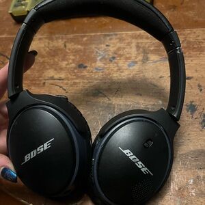 Bose headphones (with charging cord) Bluetooth